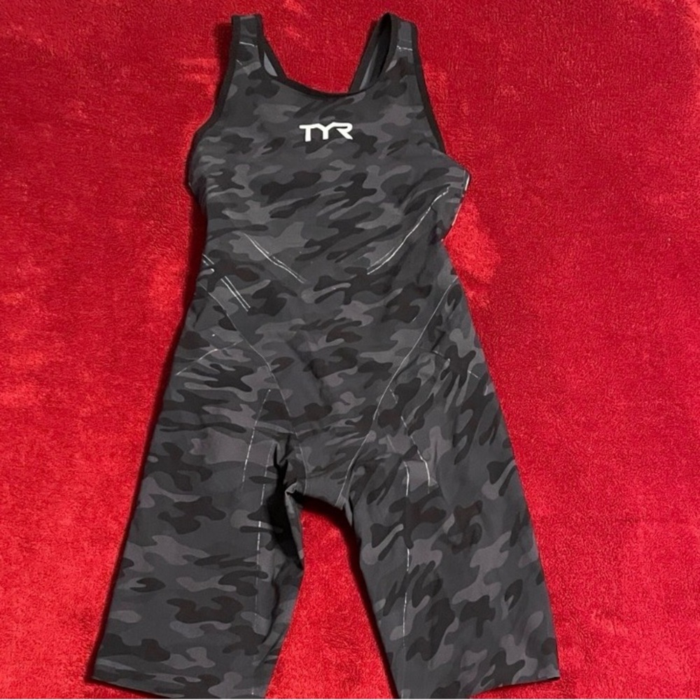 TYR Venzo Tech Suit